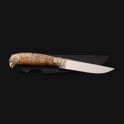 Custom-made skinning knives